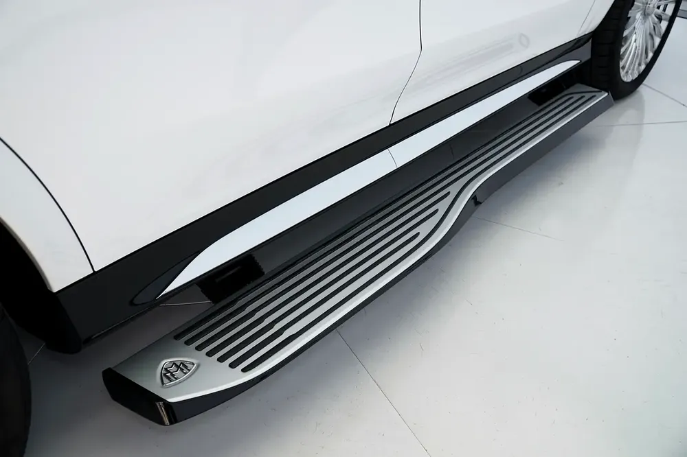 MAYBACH GLS 600 | TWO TONE EXTERIOR | BERMESTER AUDIO | REAR ENTERTATINMENT | SIDE STEPS - Image 16