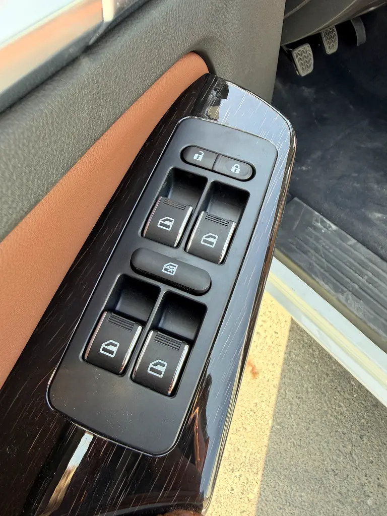 Brand New Double Cabin GCC Patrol Manual 2.4L - Image 19