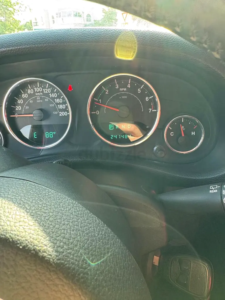 2016 Jeep Wrangler Unlimited Sport - GCC Specs - Excellent Condition - Image 13
