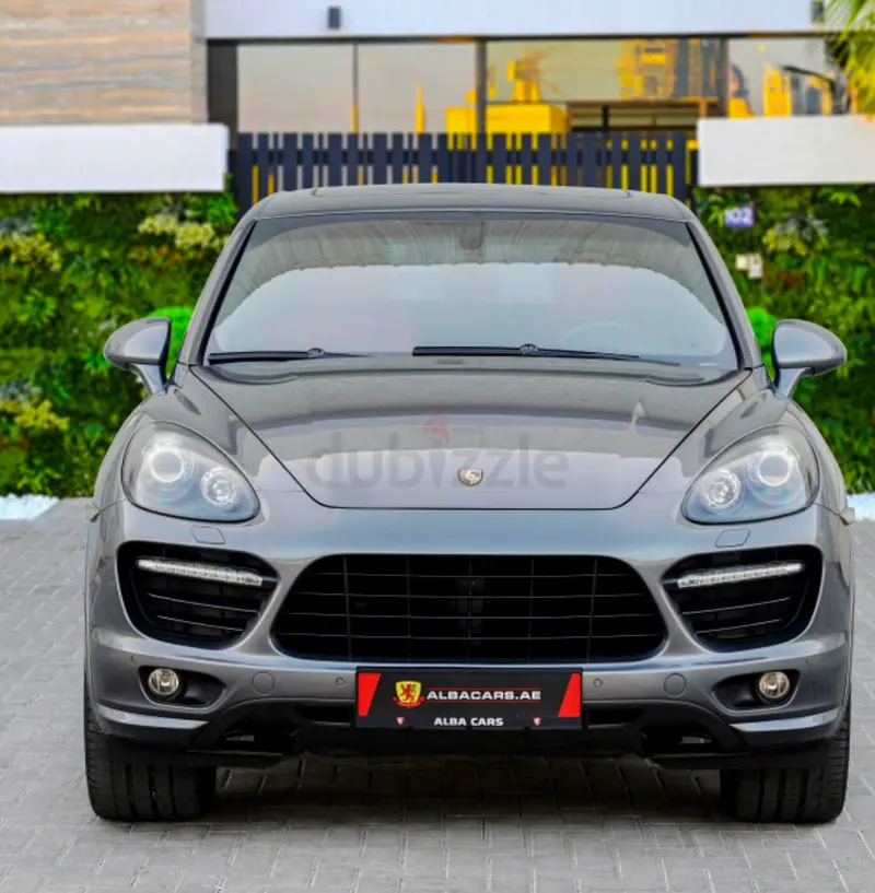 PORSCHE CAYENNE GTS - EXCELLENT CONDITION | EUROPEAN OWNED | GCC SPECS - Image 4