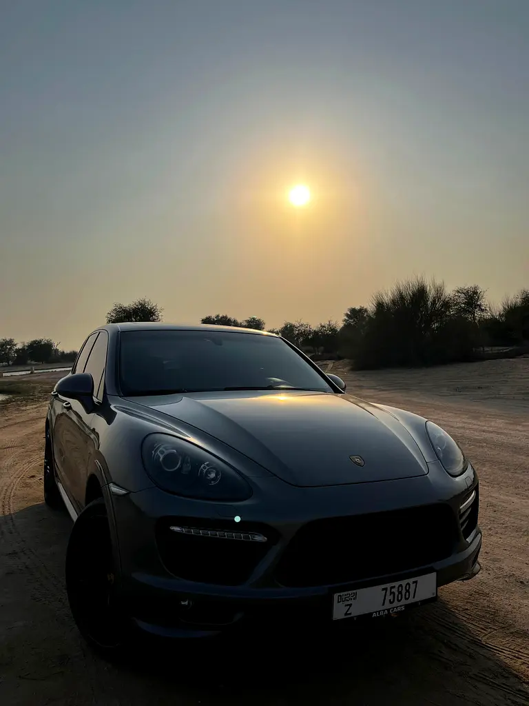 PORSCHE CAYENNE GTS - EXCELLENT CONDITION | EUROPEAN OWNED | GCC SPECS - Image 6