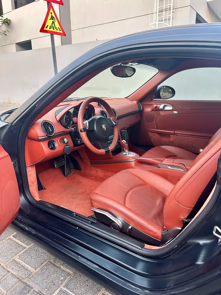 2011 Porsche Cayman 987.2 2.9 | GCC Specs | Sport Chrono | Excellent Condition - Image 9