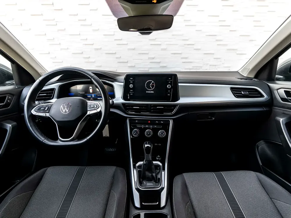 0% DOWN-PAYMENT | THE MAY ADVANTAGE | RELIABLE DAILY | T-ROC LIFE | WARRANTY - Image 15