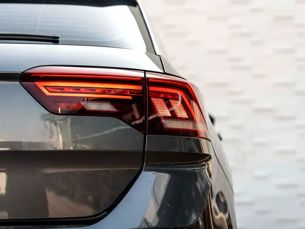 0% DOWN-PAYMENT | THE MAY ADVANTAGE | RELIABLE DAILY | T-ROC LIFE | WARRANTY - Image 6