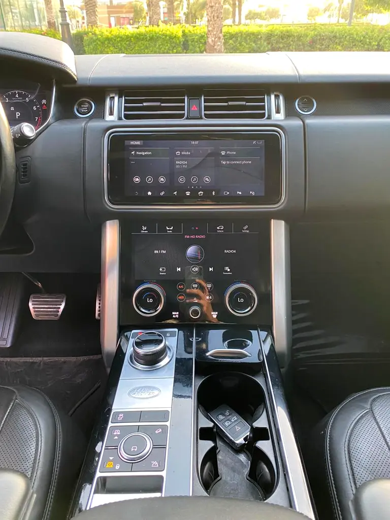 Land Rover Range Rover Vogue HSE 2021 - American Specs 1545 - Image 14