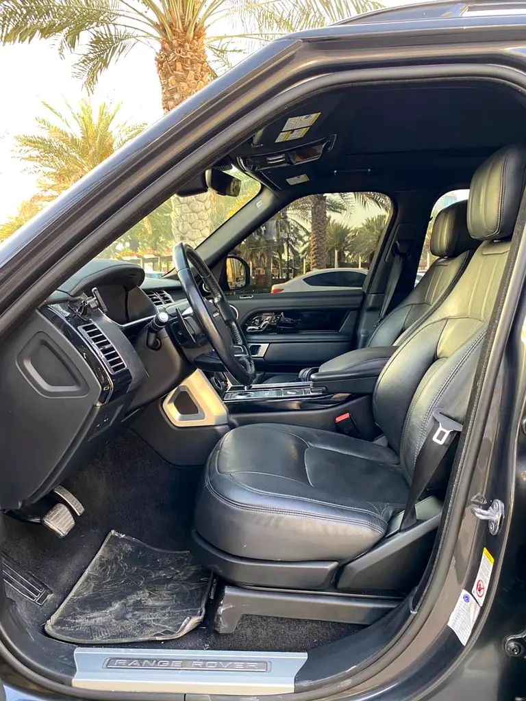 Land Rover Range Rover Vogue HSE 2021 - American Specs 1545 - Image 7