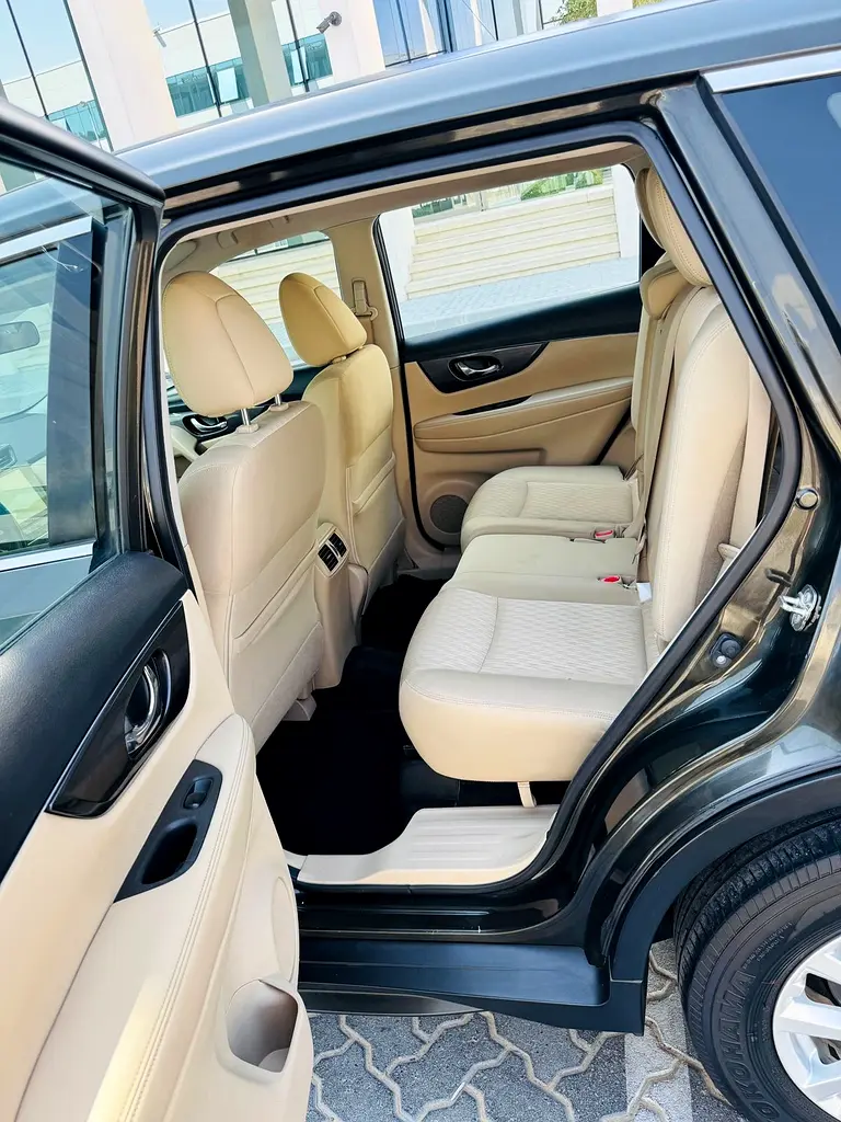 Nissan Xtrail 2019 GCC 7 Seater Single Owner Well Condition - Image 10