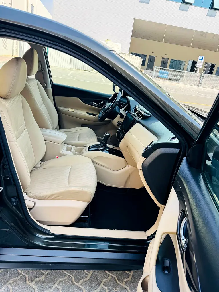 Nissan Xtrail 2019 GCC 7 Seater Single Owner Well Condition - Image 7