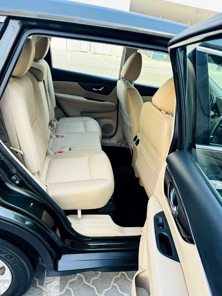 Nissan Xtrail 2019 GCC 7 Seater Single Owner Well Condition - Image 9