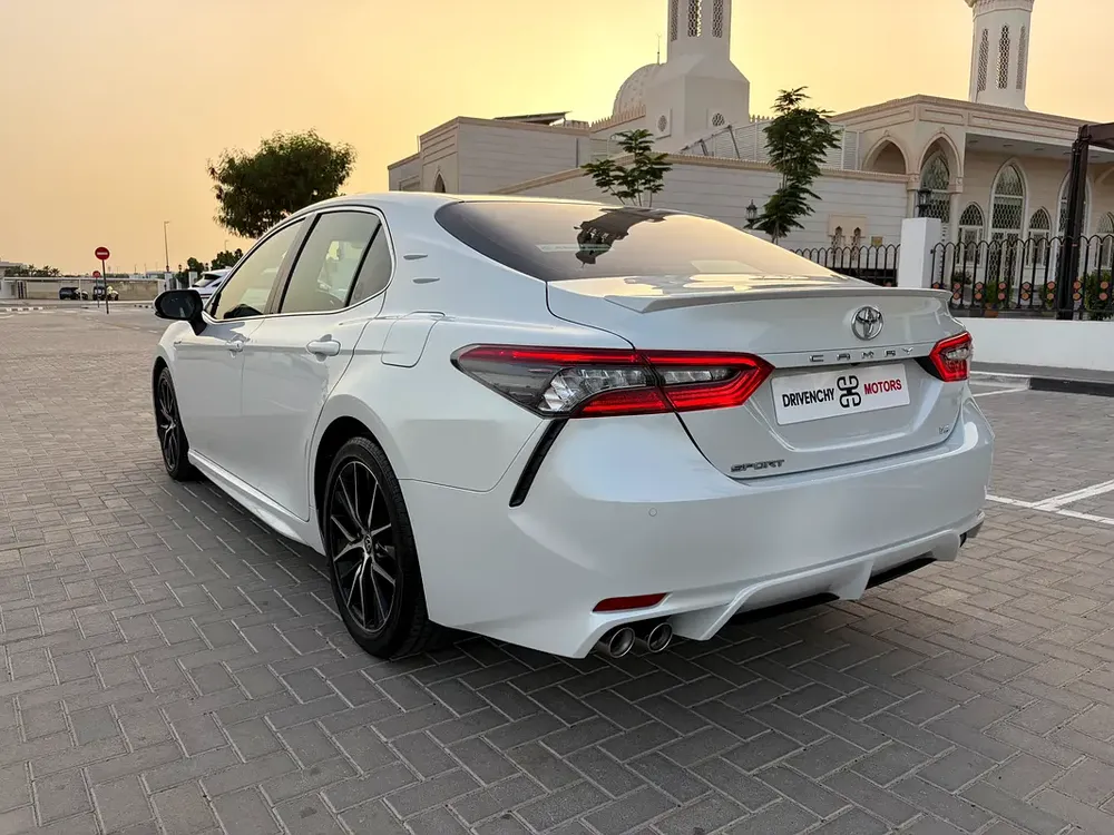 Toyota Camry Grande 2024 V6 GCC Specs - Full Option - Image 4