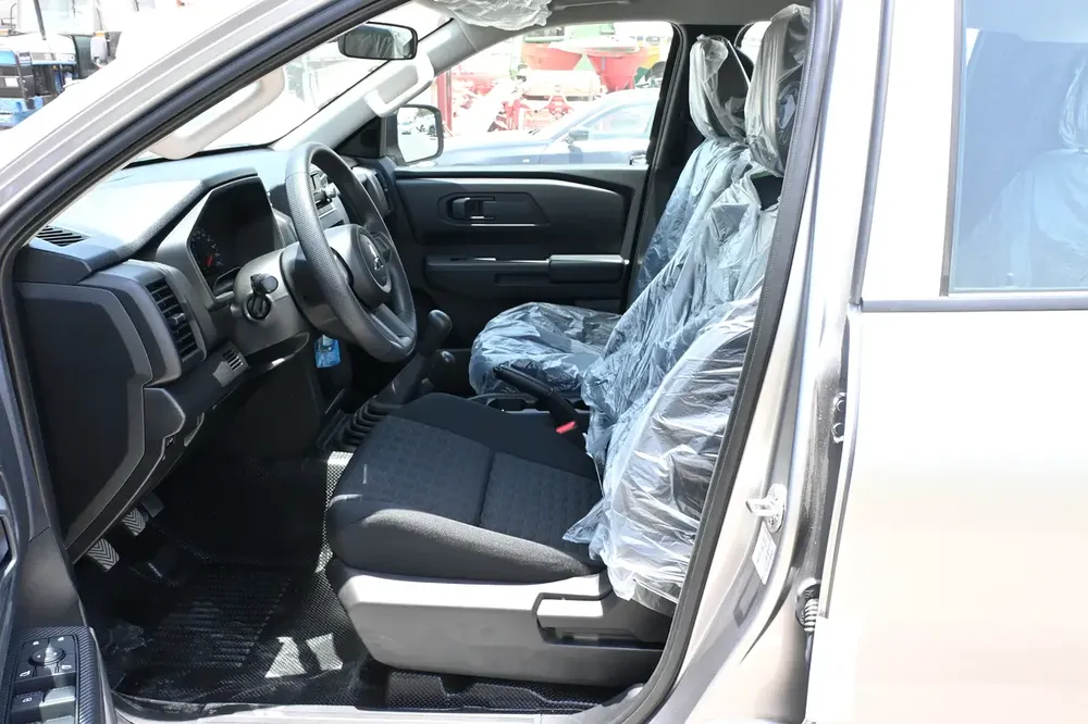 MITSUBISHI L200 2.4L GL DIESEL 4WD DC 5MT (2026 MY) - Image 12
