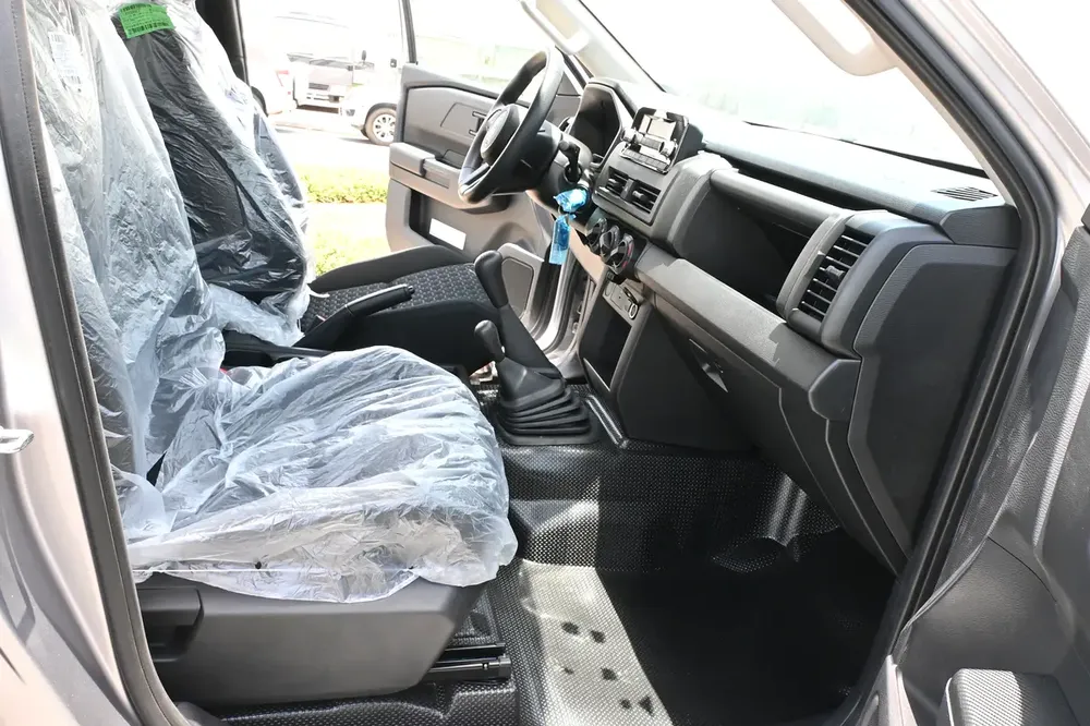 MITSUBISHI L200 2.4L GL DIESEL 4WD DC 5MT (2026 MY) - Image 14