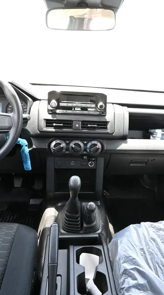 MITSUBISHI L200 2.4L GL DIESEL 4WD DC 5MT (2026 MY) - Image 15