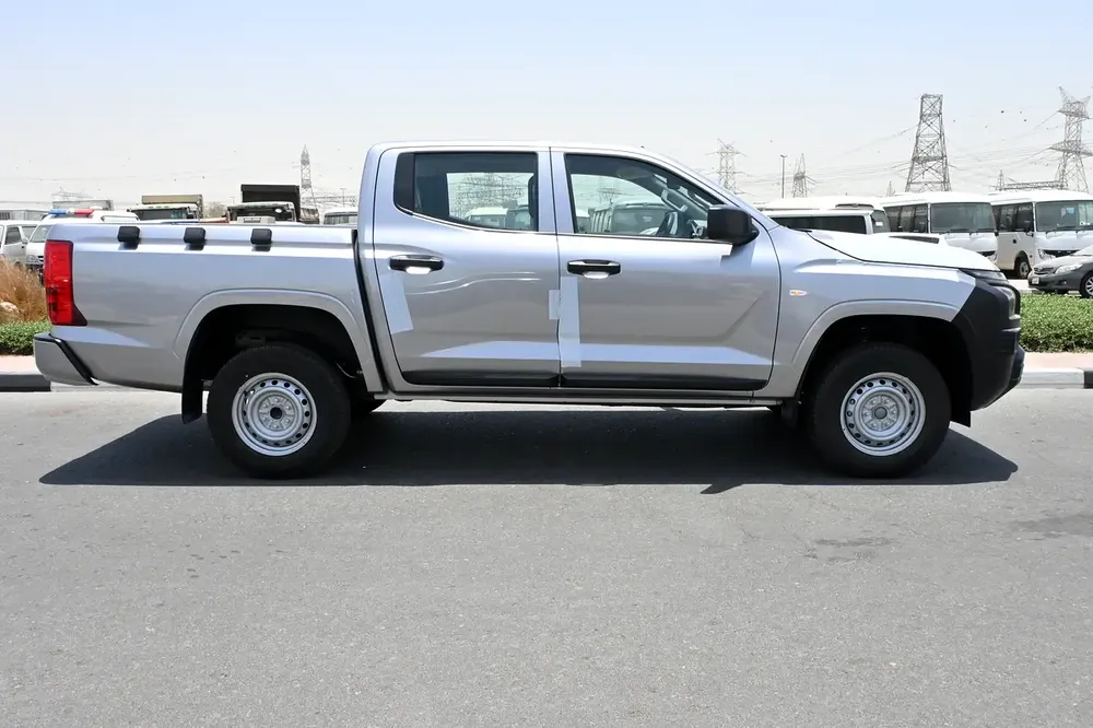 MITSUBISHI L200 2.4L GL DIESEL 4WD DC 5MT (2026 MY) - Image 7