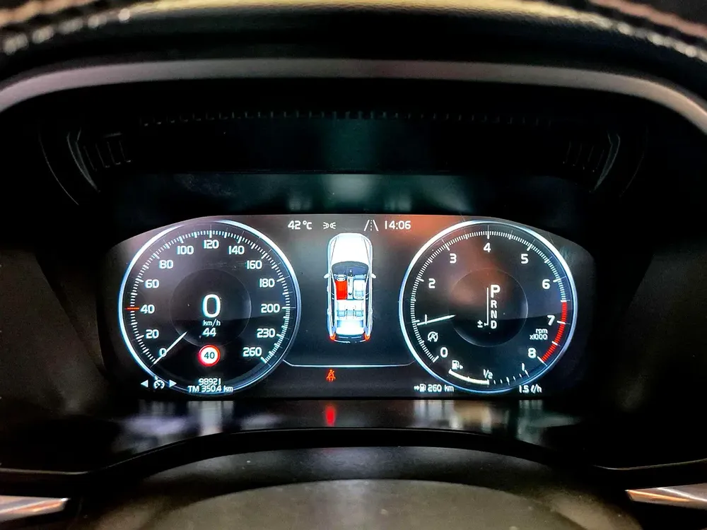 AED 988/month | 2019 Volvo XC60  | GCC Specs | Ref#462954 - Image 15