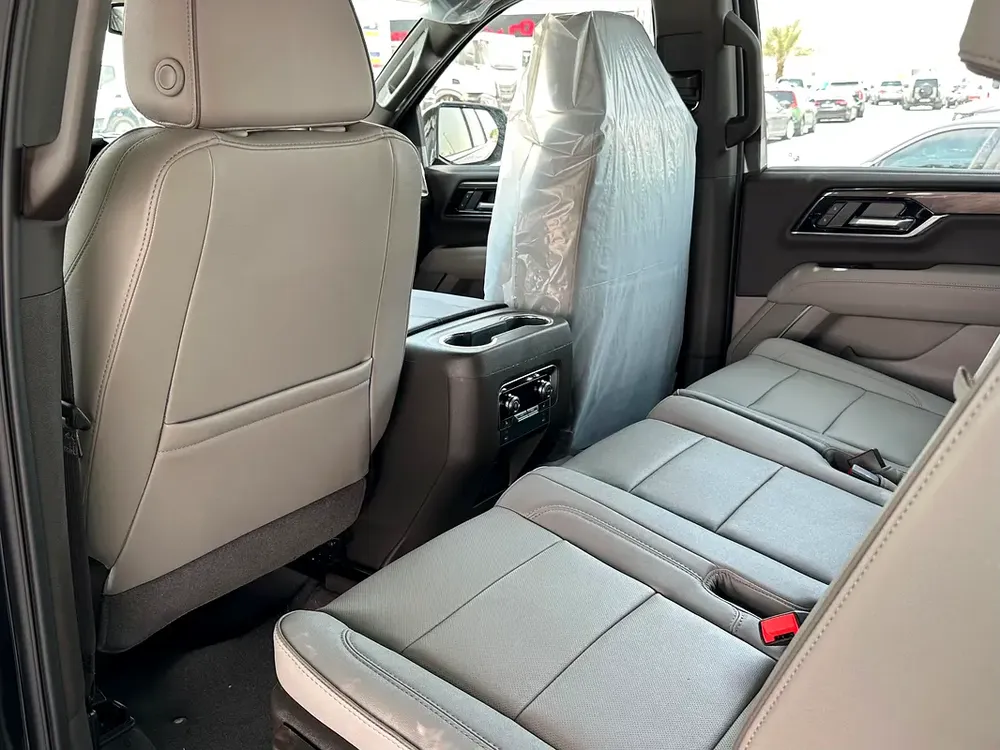 2026 GMC Yukon Elevation, GCC Specifications - Image 11