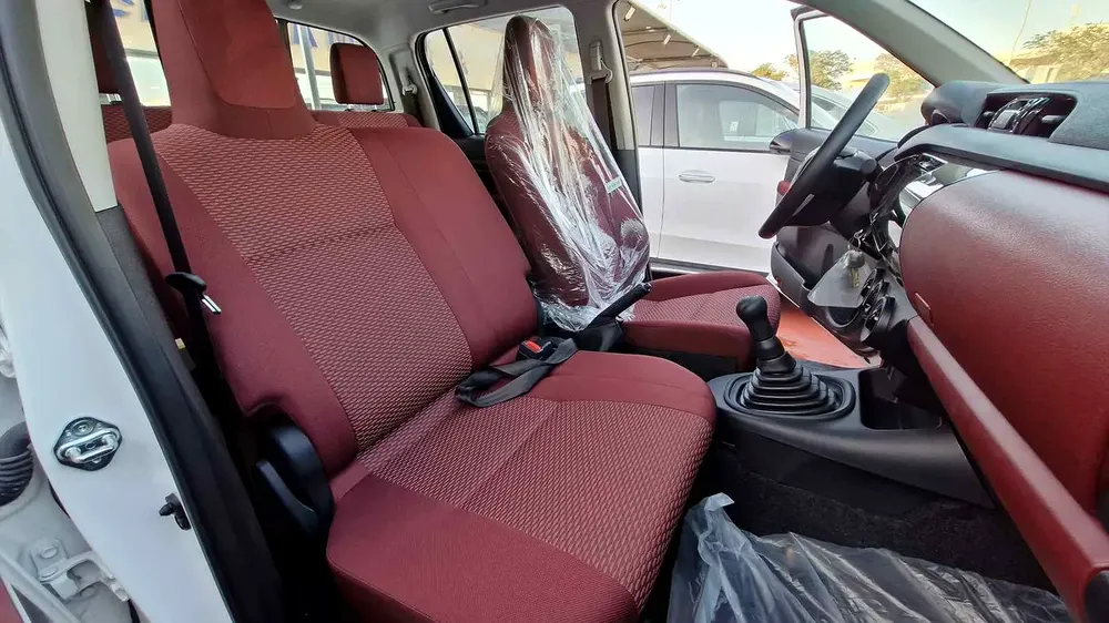 2025 TOYOTA HILUX D/C P/UP 4X2 2.7L PETROL BASIC PWR WIN BRAND NEW 0KM - Image 15