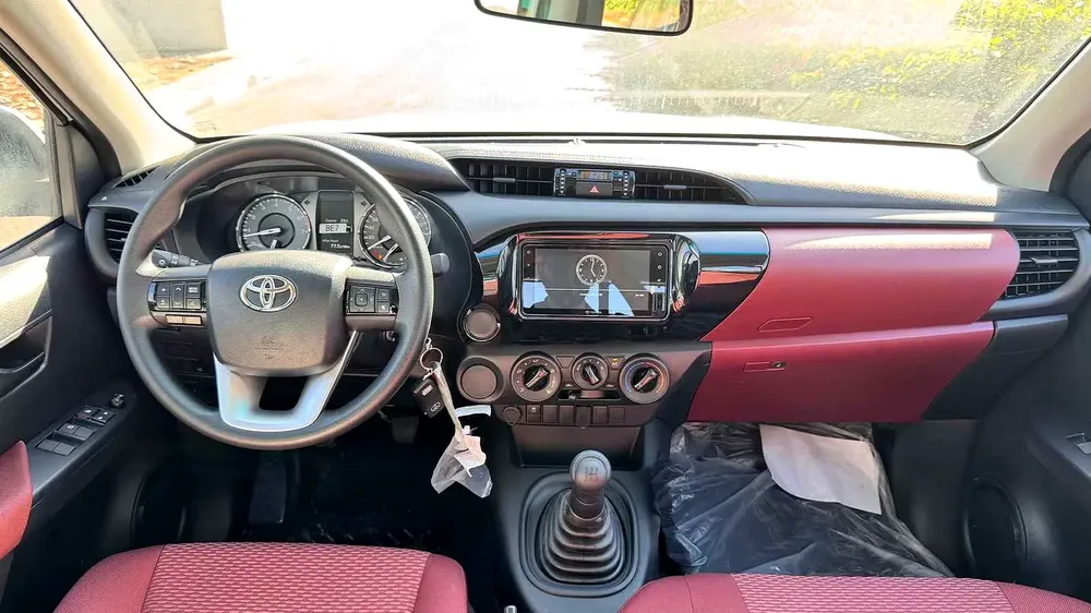 2025 TOYOTA HILUX D/C P/UP 4X2 2.7L PETROL BASIC PWR WIN BRAND NEW 0KM - Image 7