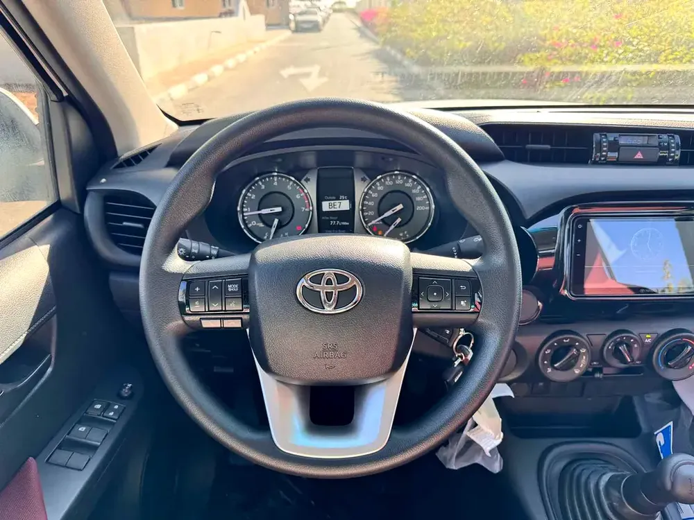 2025 TOYOTA HILUX D/C P/UP 4X2 2.7L PETROL BASIC PWR WIN BRAND NEW 0KM - Image 8