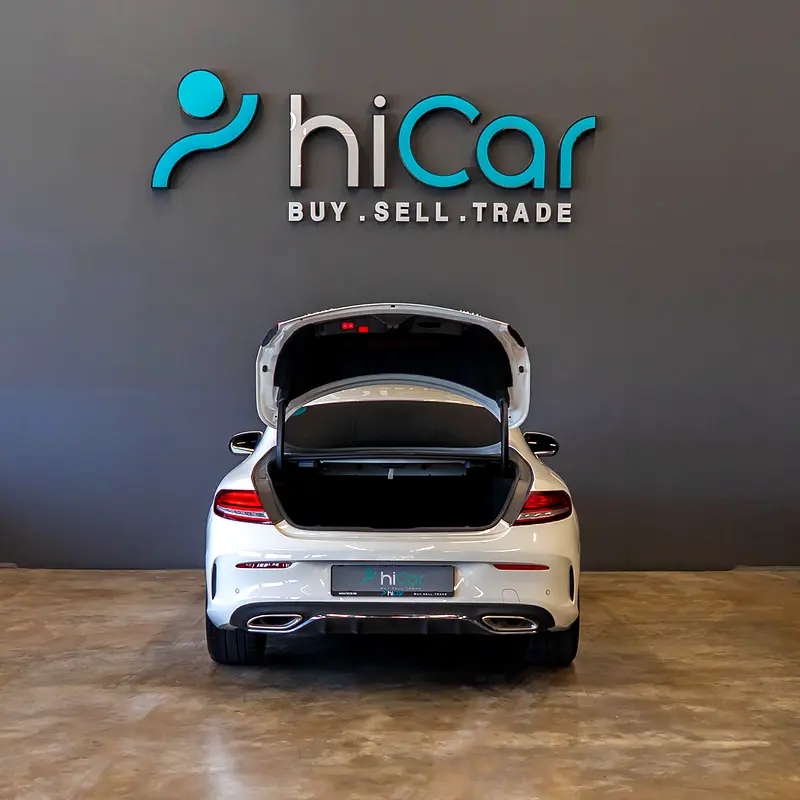 Mercedes-Benz C200 Coupe 2021 | GCC Specs | Low Mileage - Image 4