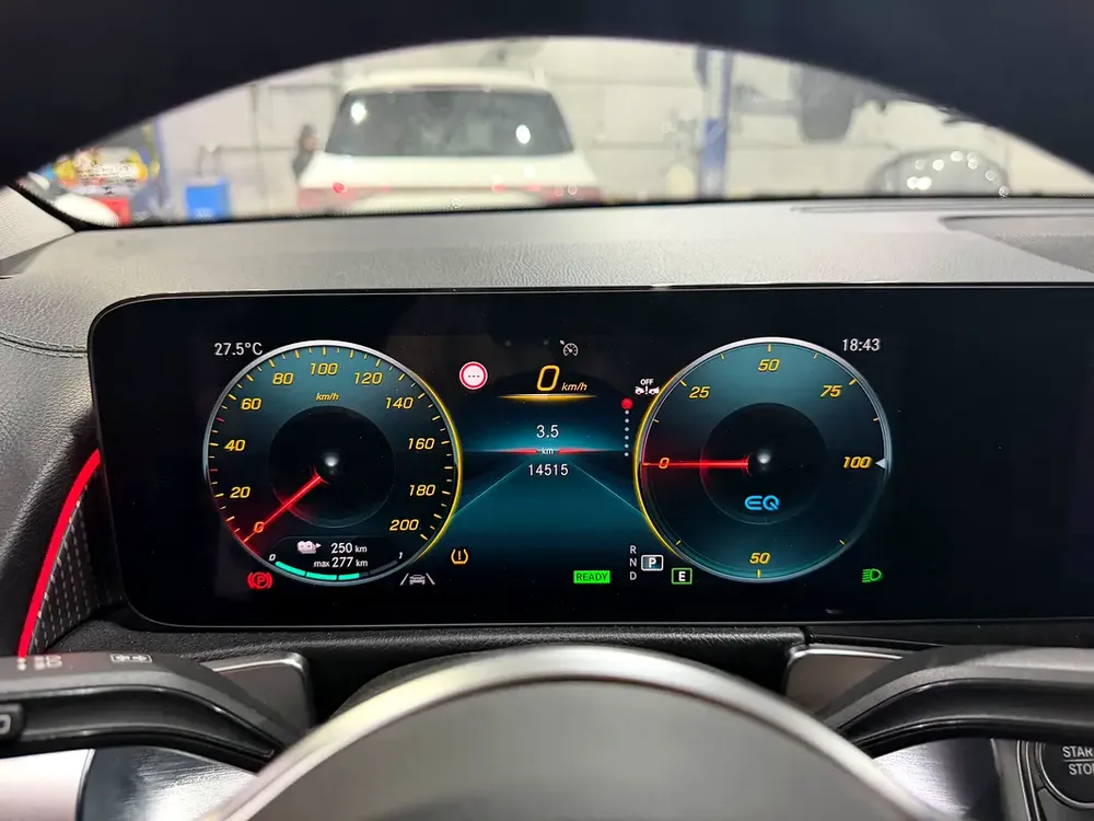 2024 Mercedes-Benz EQB 350 4MATIC - European Specs - Brand New Electric SUV - Image 14