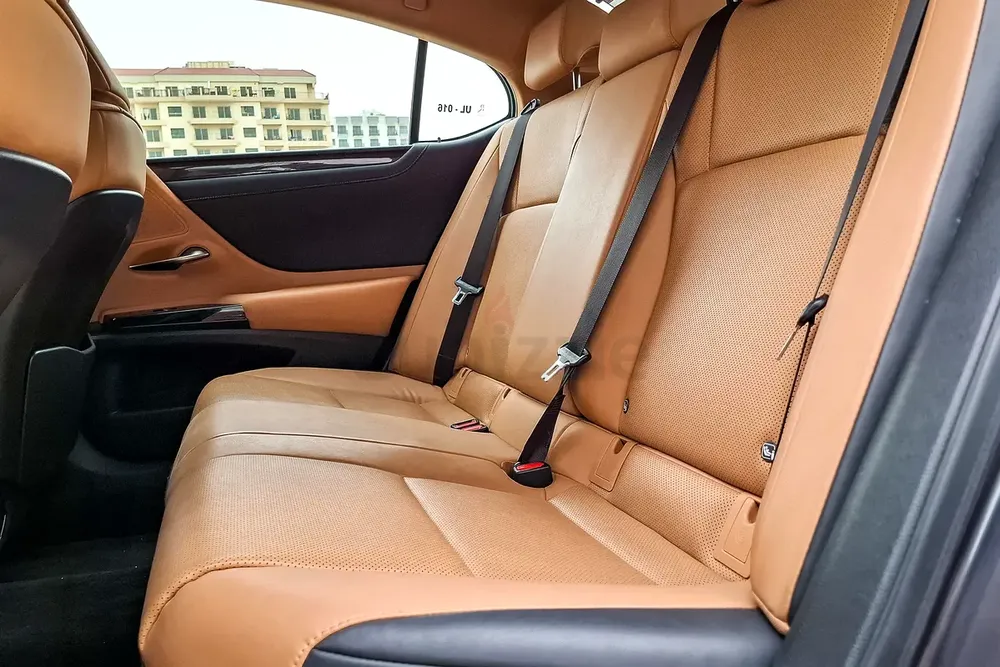 AED 1824/month | 2023 Lexus ES-Series ES 300h | GCC Specs | Ref#450550 - Image 12
