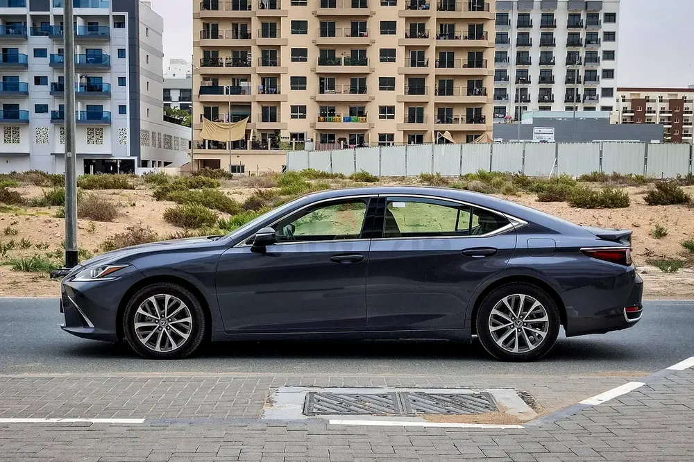 AED 1824/month | 2023 Lexus ES-Series ES 300h | GCC Specs | Ref#450550 - Image 5