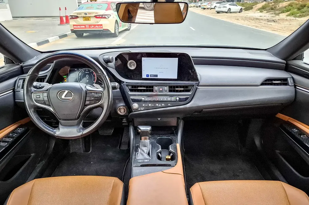 AED 1824/month | 2023 Lexus ES-Series ES 300h | GCC Specs | Ref#450550 - Image 9