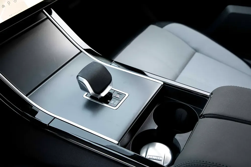 5,778 P.M | Range Rover Velar SE R-Dynamic | 0% Downpayment | Agency Warranty! - Image 10