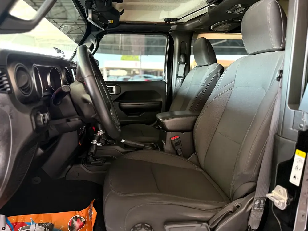 Jeep Wrangler sport 2019 GCC full option very clean and very good condition - Image 14