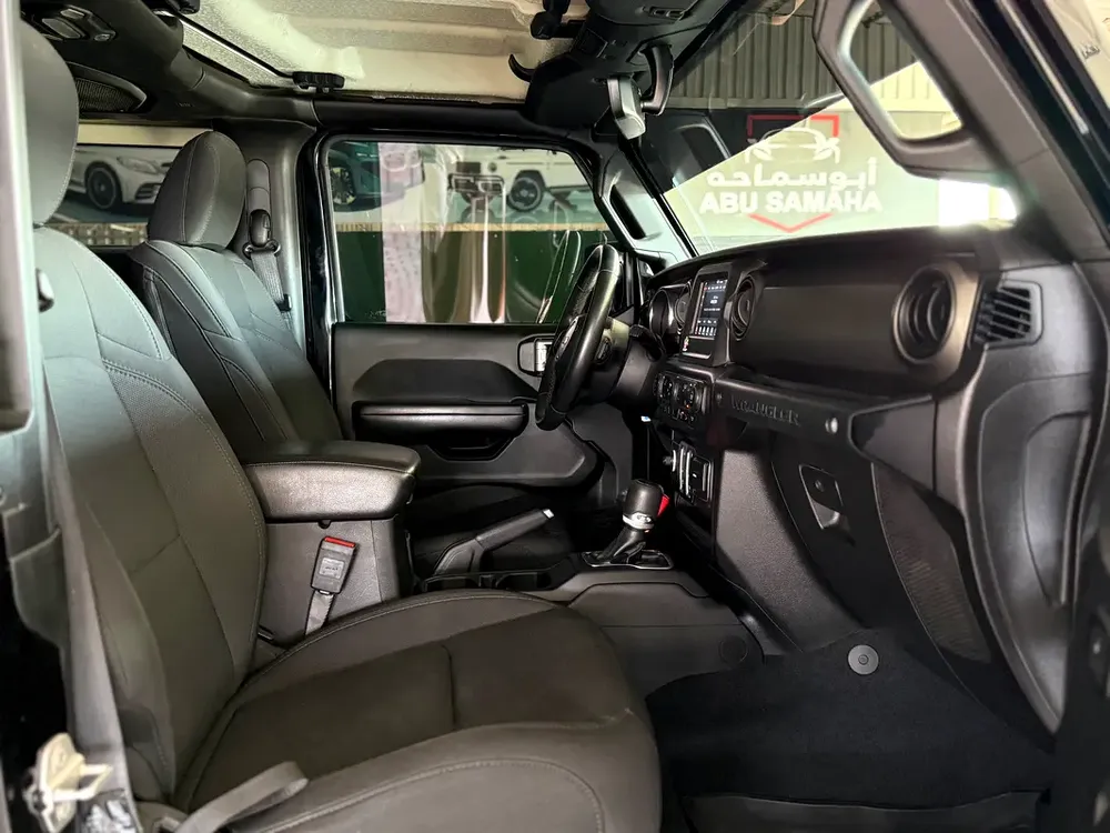 Jeep Wrangler sport 2019 GCC full option very clean and very good condition - Image 15
