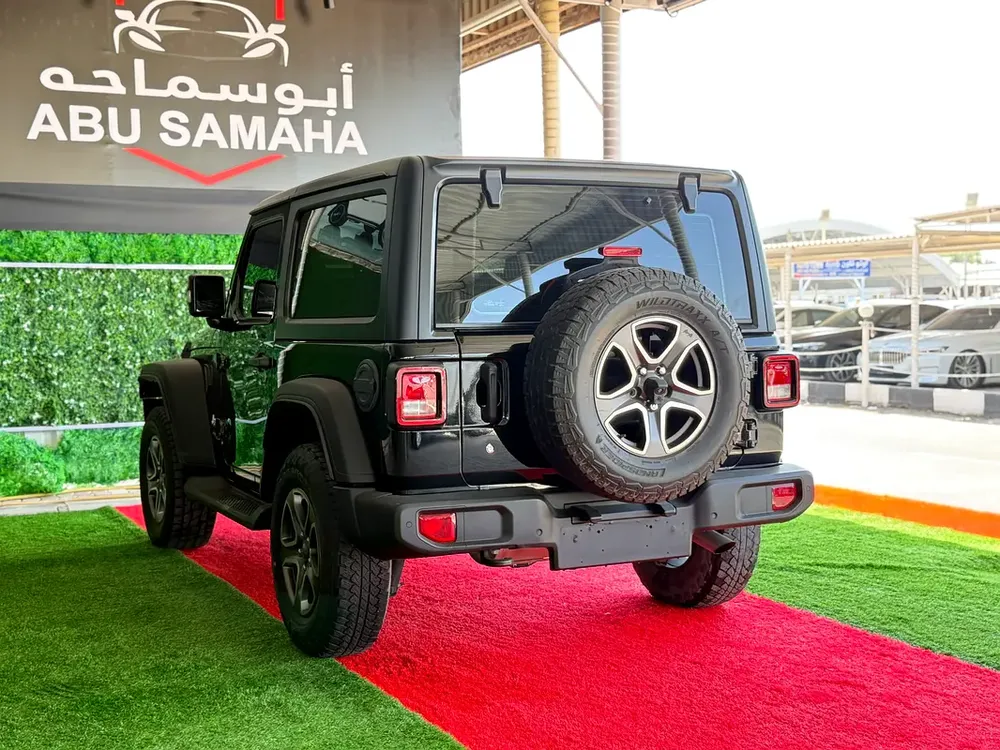 Jeep Wrangler sport 2019 GCC full option very clean and very good condition - Image 8