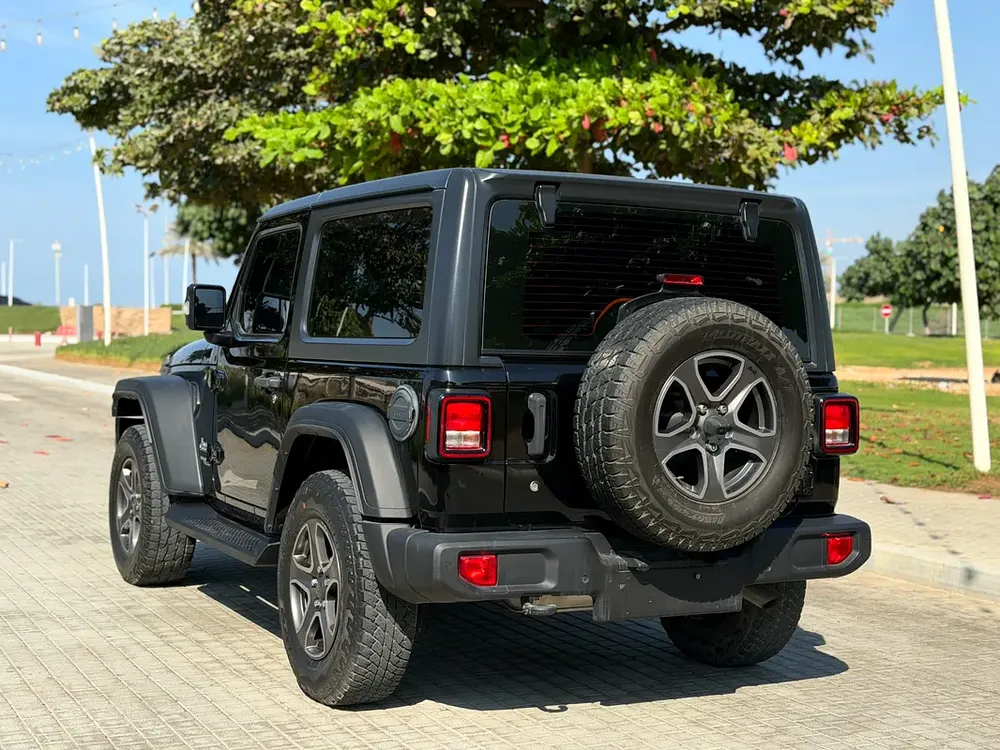 Jeep Wrangler sport 2019 GCC full option very clean and very good condition - Image 9