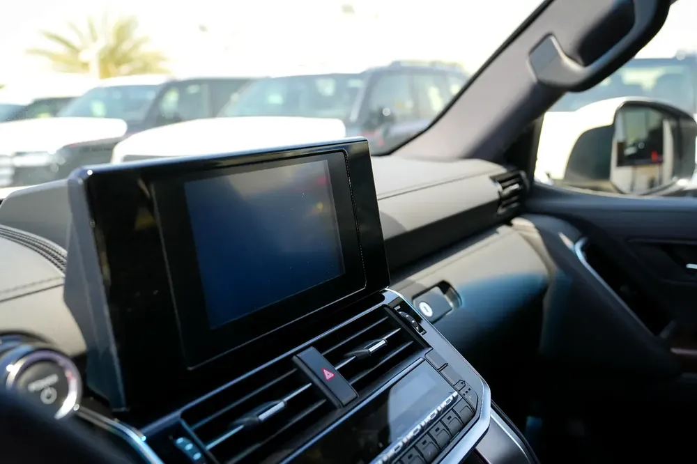 Toyota Land Cruiser GXR 3.5 HEV Hybrid GCC - Image 16