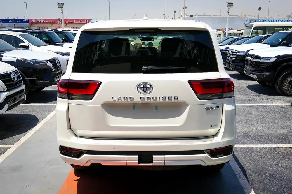 Toyota Land Cruiser GXR 3.5 HEV Hybrid GCC - Image 5