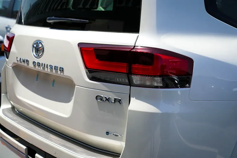 Toyota Land Cruiser GXR 3.5 HEV Hybrid GCC - Image 7