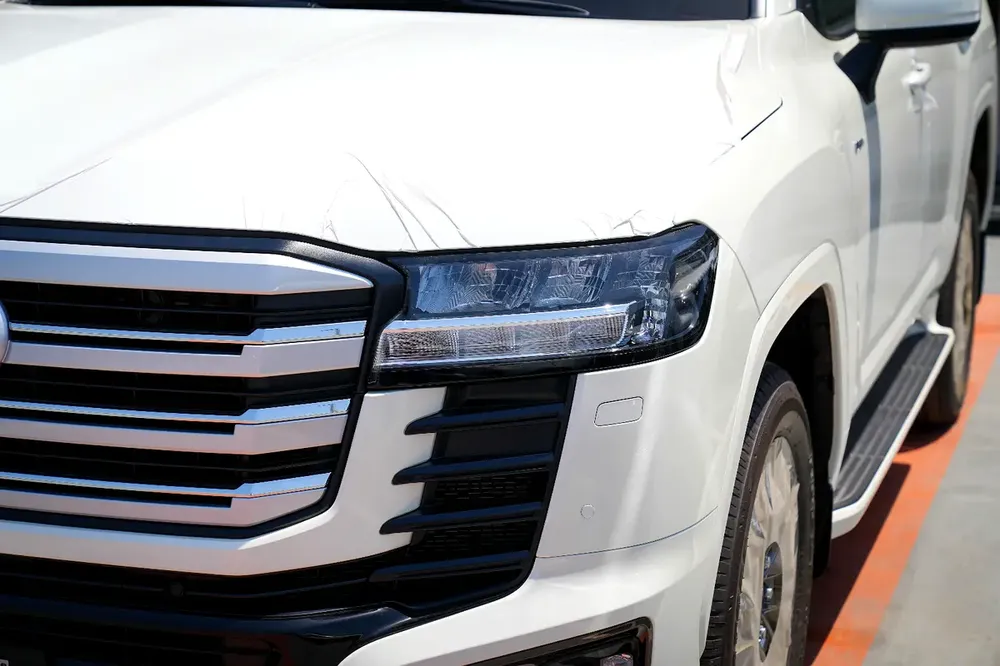 Toyota Land Cruiser GXR 3.5 HEV Hybrid GCC - Image 8