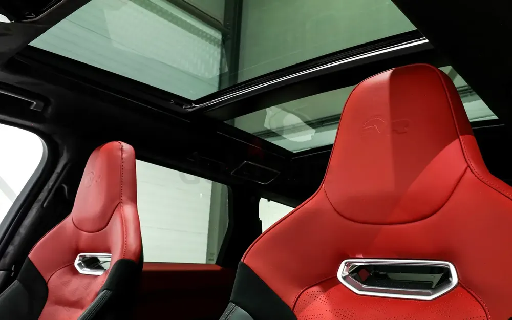 Range Rover Sport SVR, Upgraded Carbon Edition, 23 Wheels, Side Steps, Home Link - Image 11