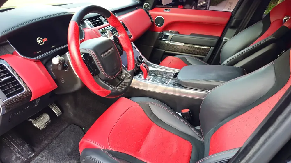Range Rover Sport SVR, Upgraded Carbon Edition, 23 Wheels, Side Steps, Home Link - Image 12