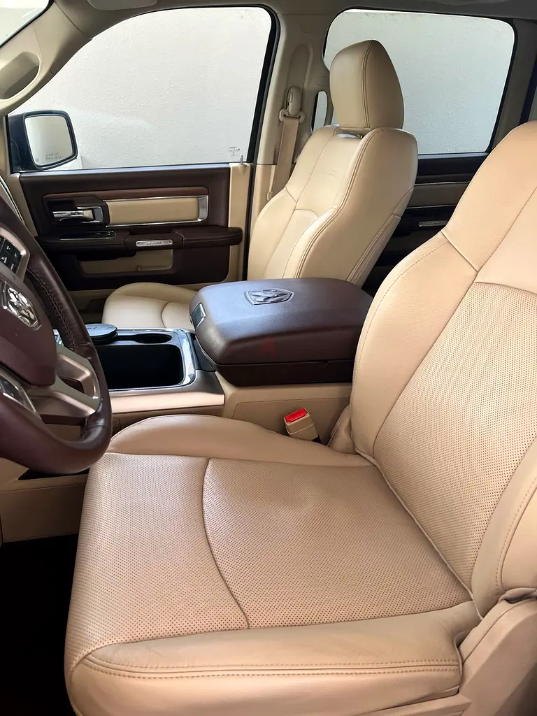 Dodge Ram 1500 Laramie 2016 | GCC Specs | Fully Agency Well Maintained - Image 4