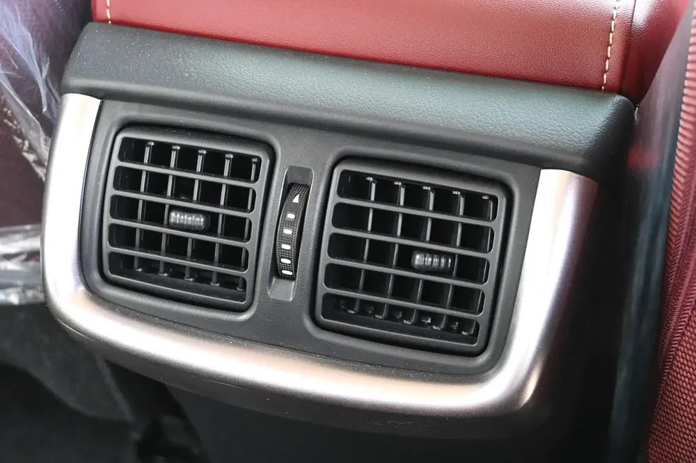 Toyota Hilux Double Cab GLX GCC Specs ( For Export Only) - Image 14
