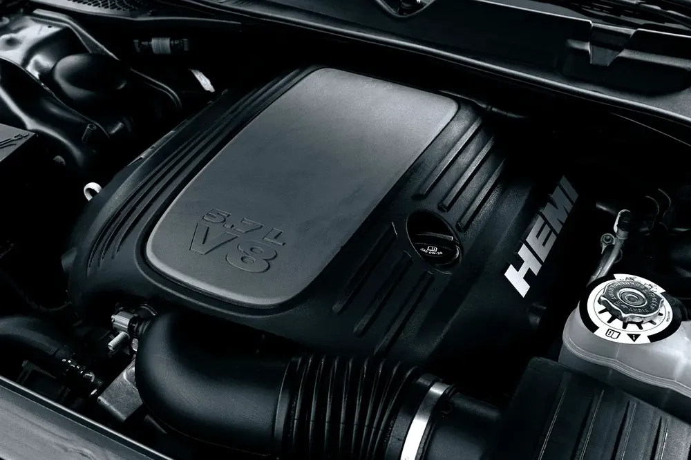 3,134 P.M |  Challenger R/T 5.7L | 0% Downpayment | Perfect Condition! - Image 15
