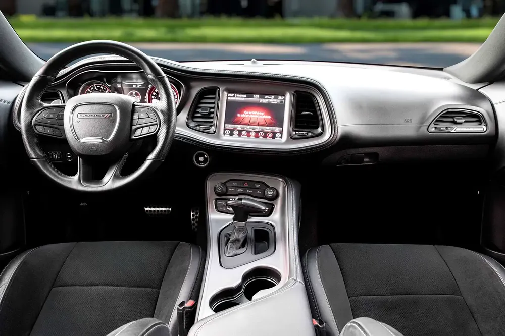 3,134 P.M |  Challenger R/T 5.7L | 0% Downpayment | Perfect Condition! - Image 8