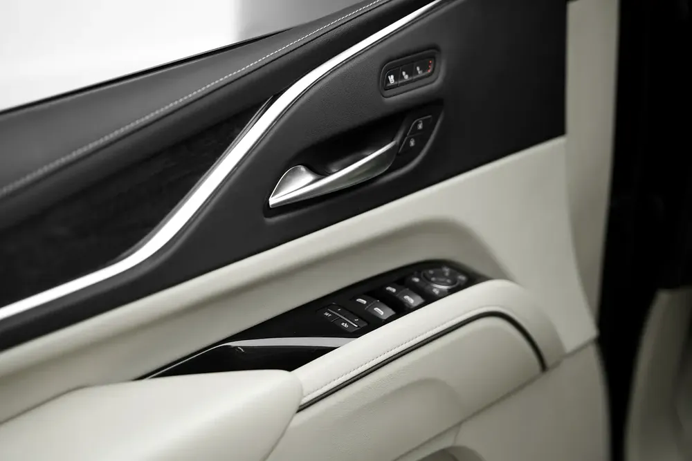 2023 CADILLAC ESCALADE 600 BLACK EDITION WITH WARRANTY AND SERVICE CONTRACT - Image 17
