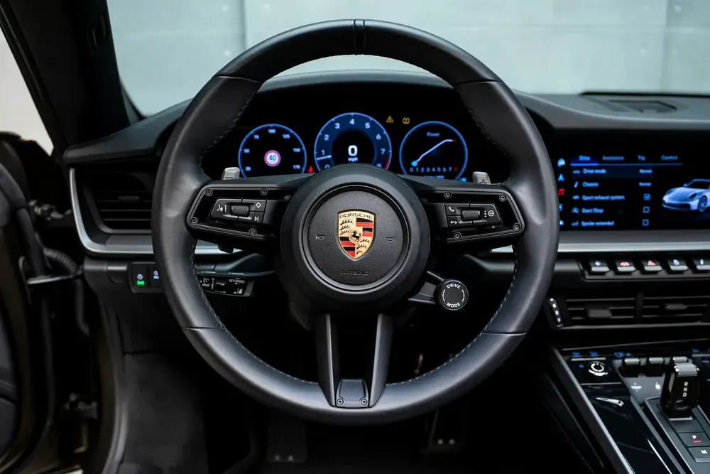 Porsche carrera 911 spyder convertible 2025 - Image 12