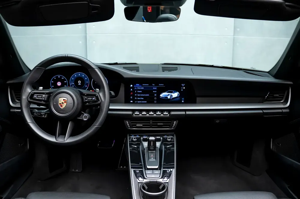 Porsche carrera 911 spyder convertible 2025 - Image 15