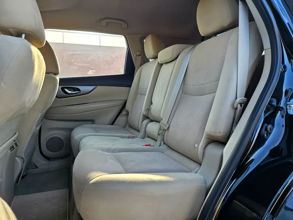 Nissan X Trail 2015 GCC 4WD Premium Condition With Low KM & 7 Seater - Image 11