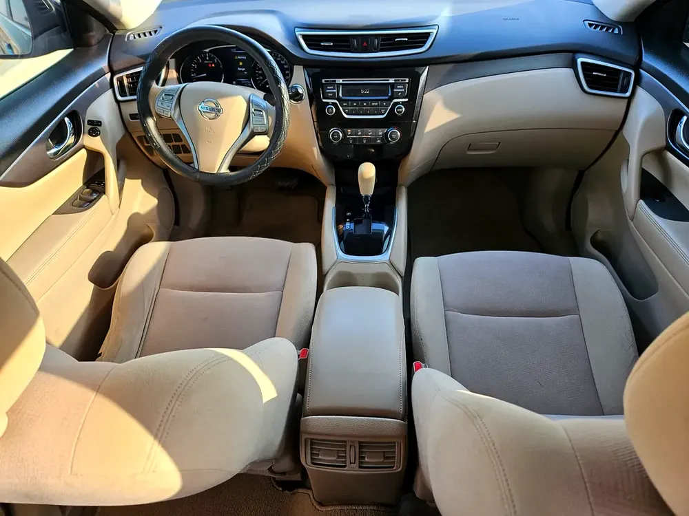 Nissan X Trail 2015 GCC 4WD Premium Condition With Low KM & 7 Seater - Image 12