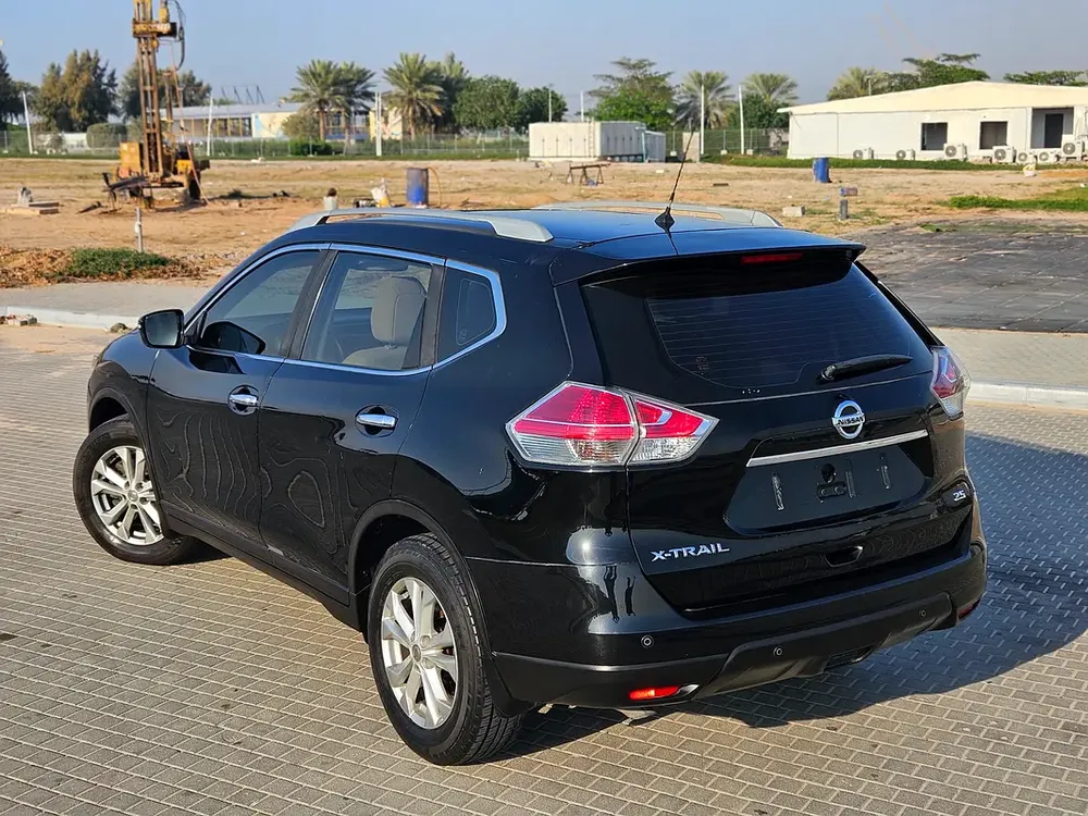 Nissan X Trail 2015 GCC 4WD Premium Condition With Low KM & 7 Seater - Image 15