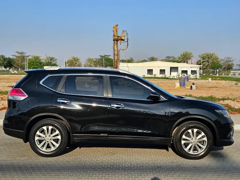 Nissan X Trail 2015 GCC 4WD Premium Condition With Low KM & 7 Seater - Image 18